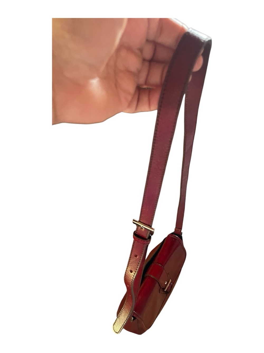 Etienne Aigner  Cherry Leather Crossbody Bag - Timeless Everyday Style - Picture 4 of 8